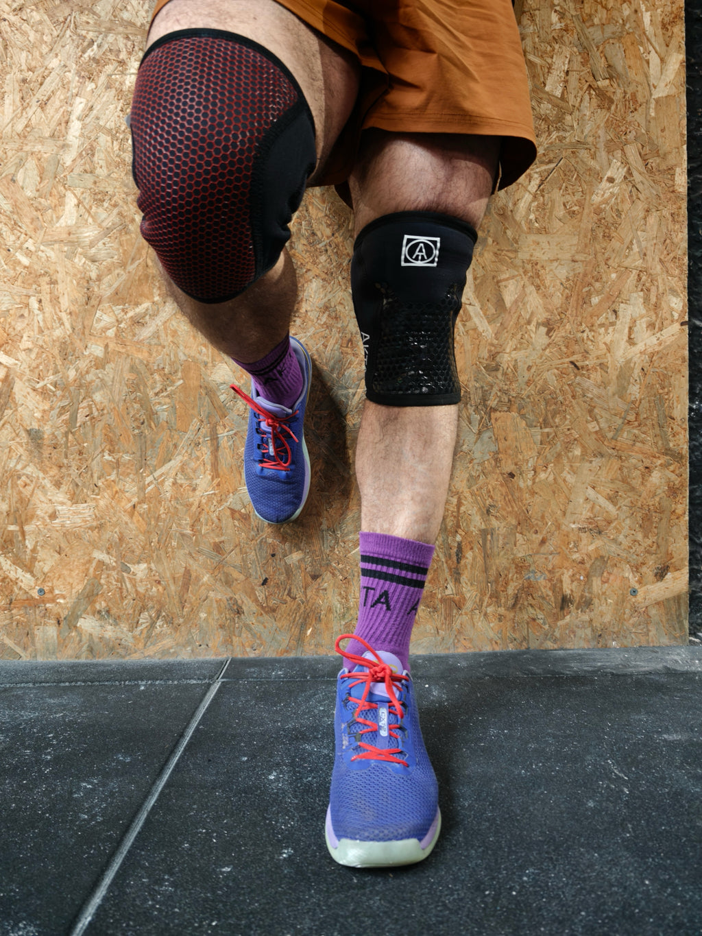 ASTRID- Knee Sleeves- Red