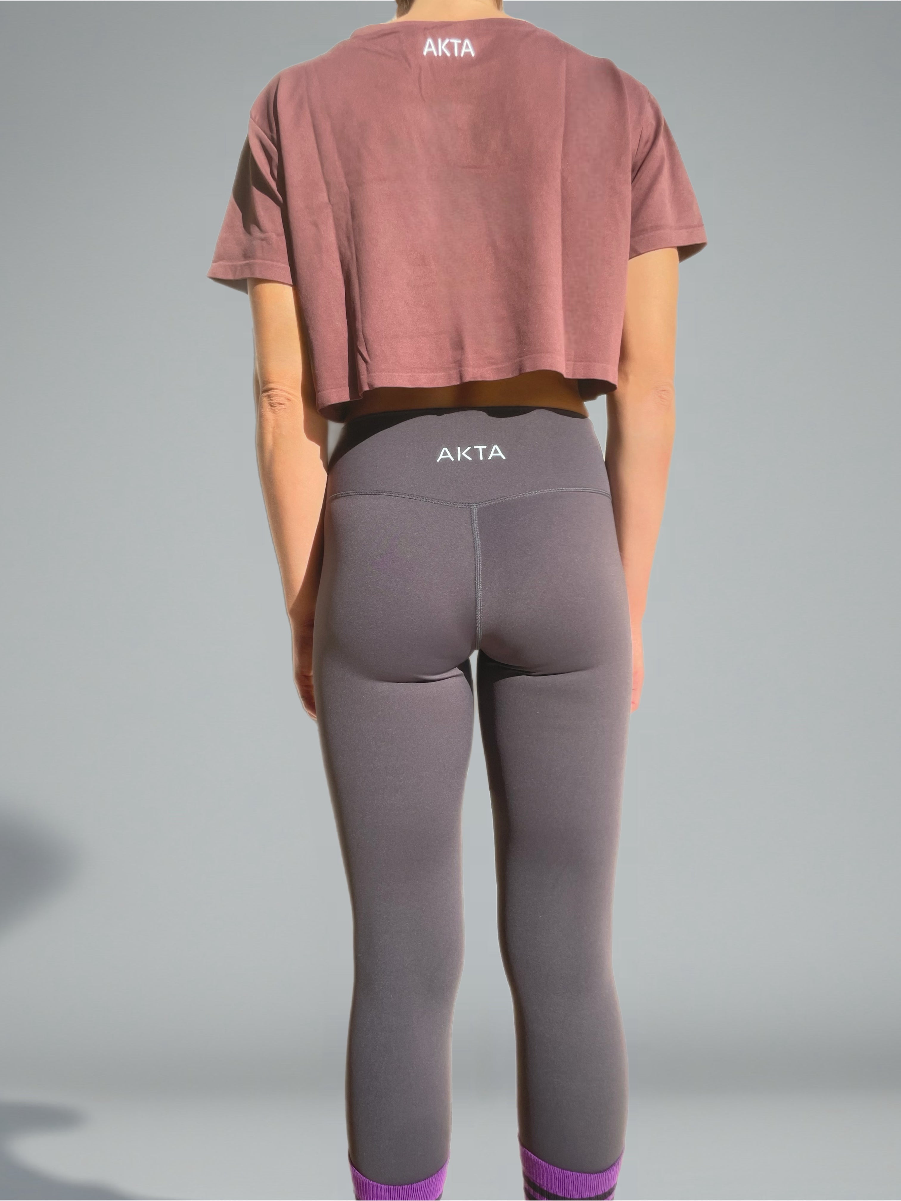 EIRA Tee Crop-Short Sleeves - Brown