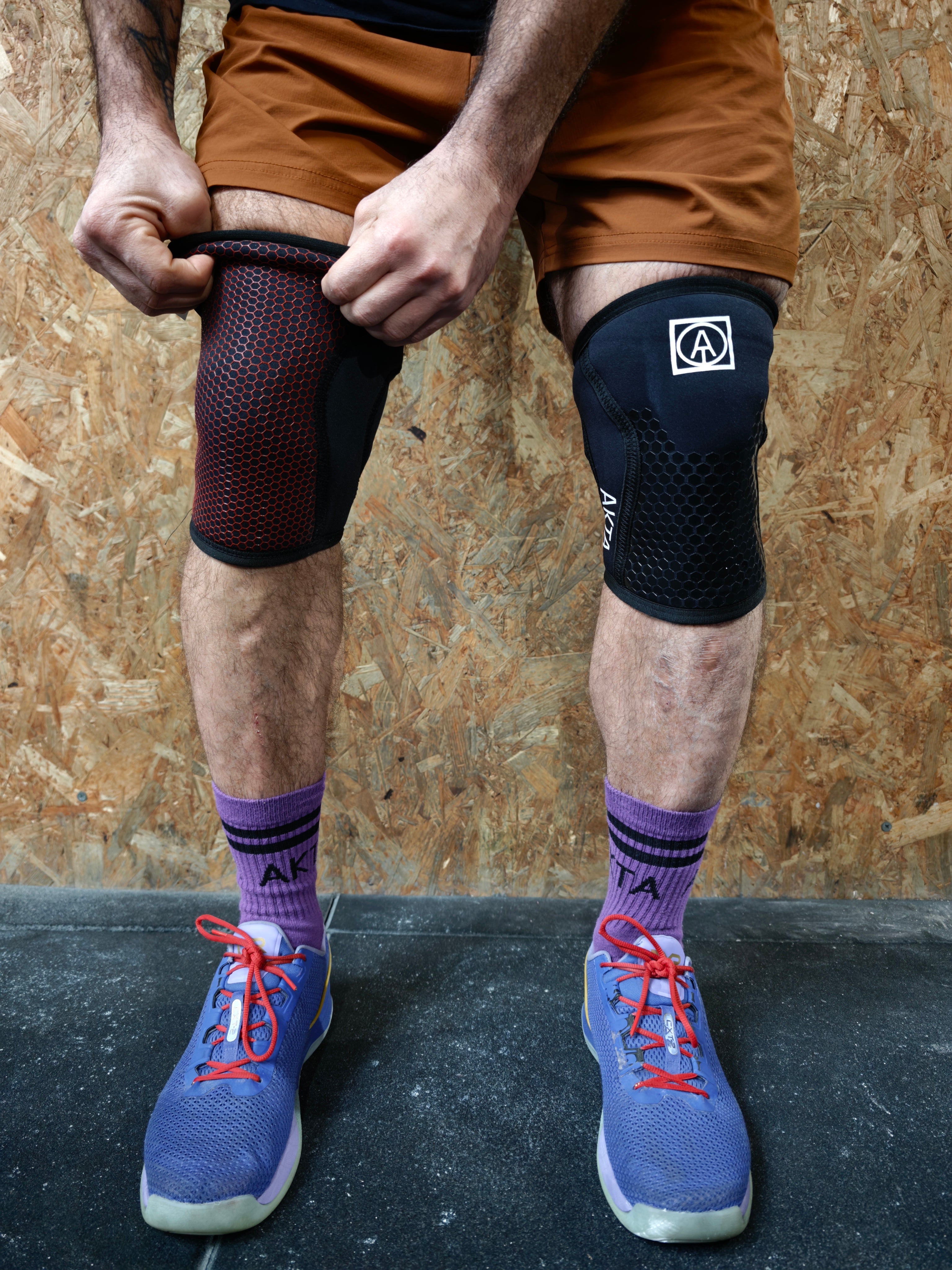 ASTRID- Knee Sleeves- Red
